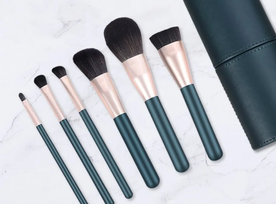 New Arrival Beauty Products Cosmetics Brush Foundation Brush with Protective Case Make-up Brush